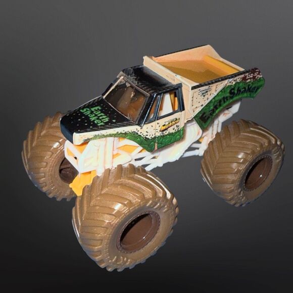 Spin Master Monster Jam Official Earth Shaker Monster Truck Series 4 1:64 A28 - Picture 8 of 8